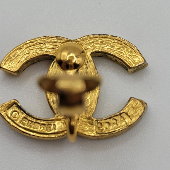 CHANEL Vintage Earings Clip On - Picture 3 of 7